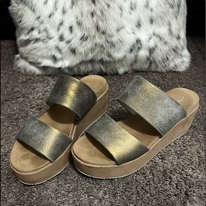 J SLIDES WEDGES SIZE 10